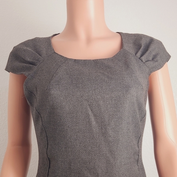 NAF Naf Cap Sleeve Sheath Dress With Pockets Size: 40 - Picture 2 of 13